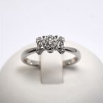 Anello in Oro Diamante Fiore Centrale di Diamanti 0.07ct e Laterali 0.18ct Giorgio Visconti