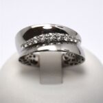 Anello in Oro Fascia con Diamanti a Scalare 0.48ct Giorgio Visconti