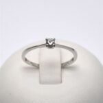 Anello Solitario Gambo Dritto con Diamante 0.10ct Giorgio Visconti