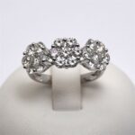 Anello Trilogy a Fiore in Oro e Diamanti 2.10ct Giorgio Visconti