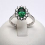 Anello in Oro con Diamanti 0.51ct e Smeraldo 1.32ct Giorgio Visconti