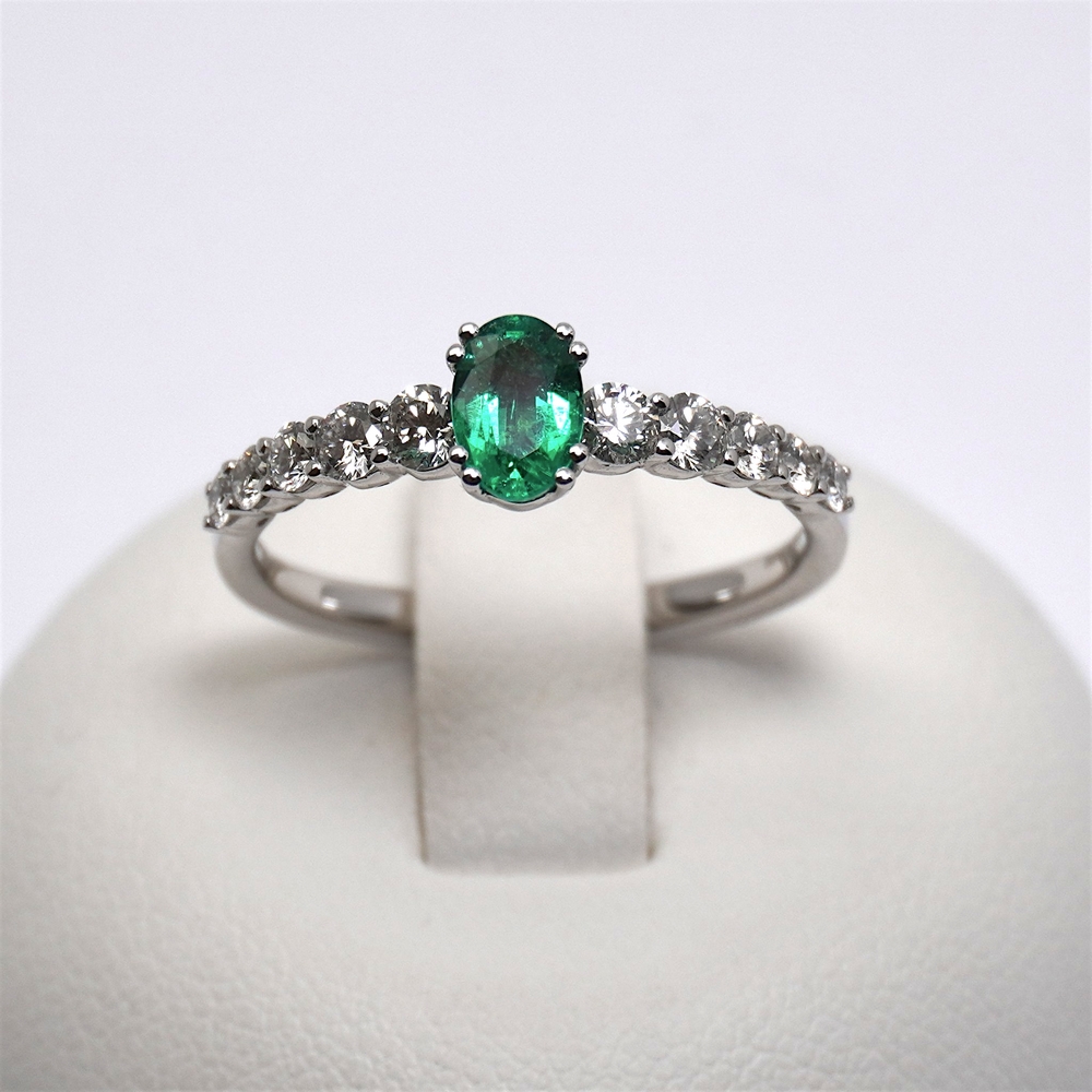 159-anello-smeraldo-e-diamanti-prezzo-gioielli-donna-giorgio-visconti-ab-preziosi-balzano-gioielleria-bari-AB16617AS.jpg Anello in Oro con Diamanti 0.51ct e Smeraldo 0.45ct Giorgio Visconti - immagine 1
