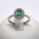 Anello in Oro con Smeraldo 0.40ct e Diamanti 0.42ct e  Giorgio Visconti