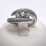 Anello Contrariè  Pavè con Trilogy di Diamanti Centrali Giorgio Visconti