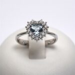 Anello con Acquamarina Cuore Contonata di Diamanti Giorgio Visconti