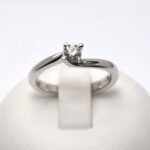 Anello Solitario con Diamante 0.21ct e Laterali 0.10ct Giorgio Visconti