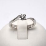 Anello Solitario Valentino in Oro e Diamante 0.31ct  Giorgio Visconti