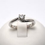 Anello Solitario Valentino in Oro e Diamante 0.30ct  Giorgio Visconti
