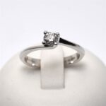 Anello Solitario Valentino in Oro e Diamante 0.41ct  Giorgio Visconti
